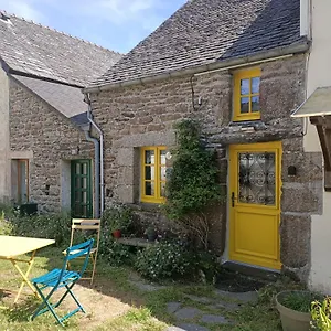 La Maison De Poupee Cosy Monts D'arree Bretagne Berrien